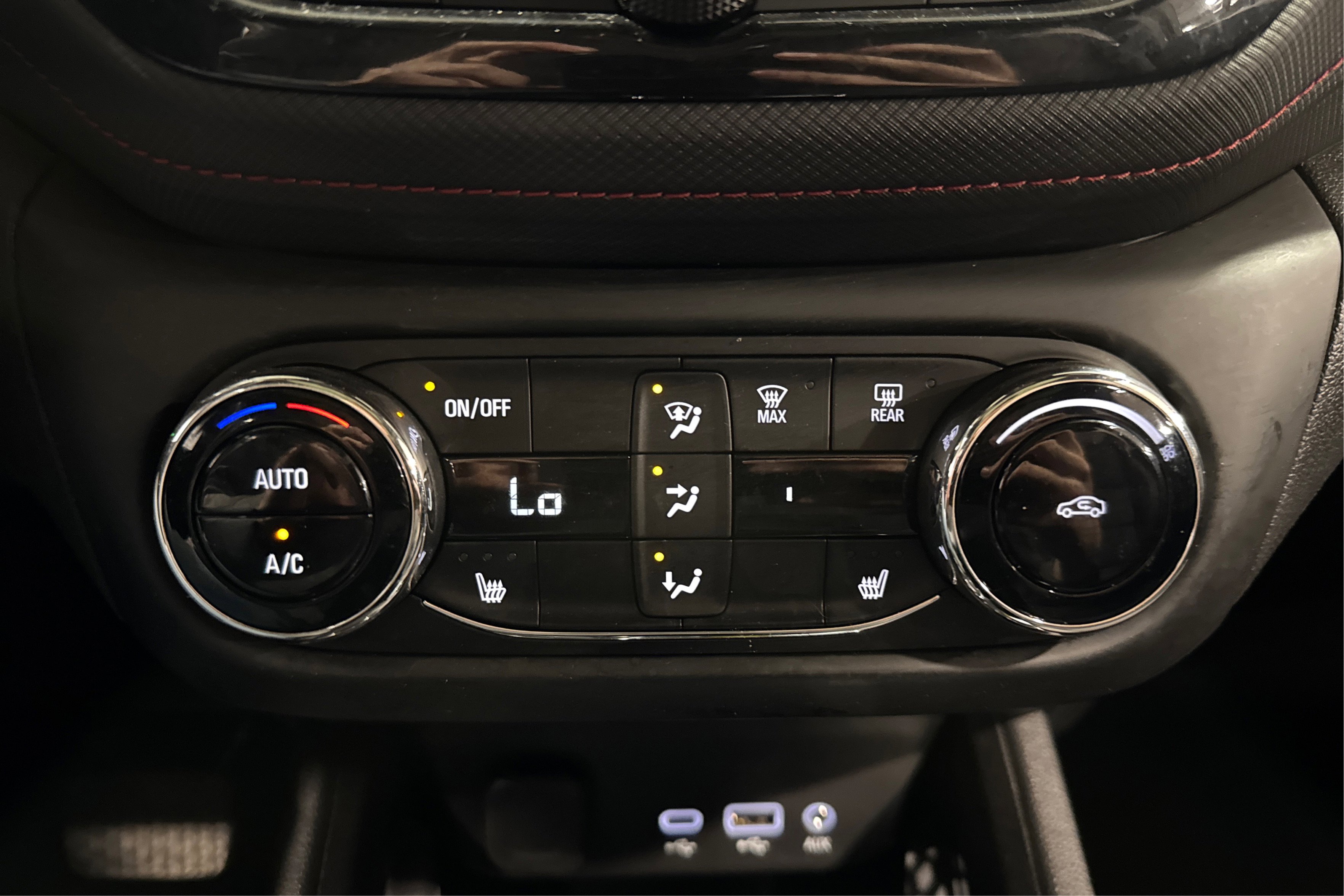 Used 2023 Chevrolet TrailBlazer RS w/ Sun and Liftgate Package AWD/4WD image 30