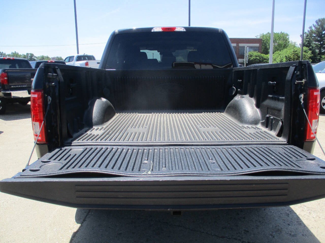 Used 2016 Ford F150 XLT w/ Trailer Tow Package AWD/4WD image 6
