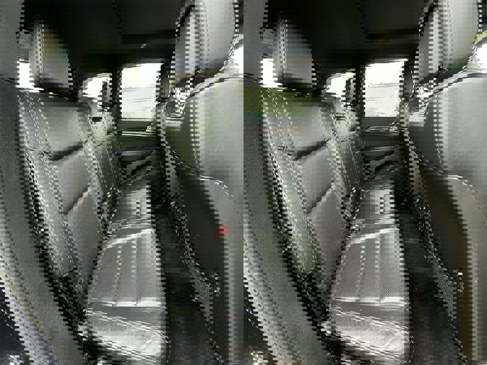 Used 2017 Jeep Grand Cherokee Overland w/ Jeep Active Safety Group image 21