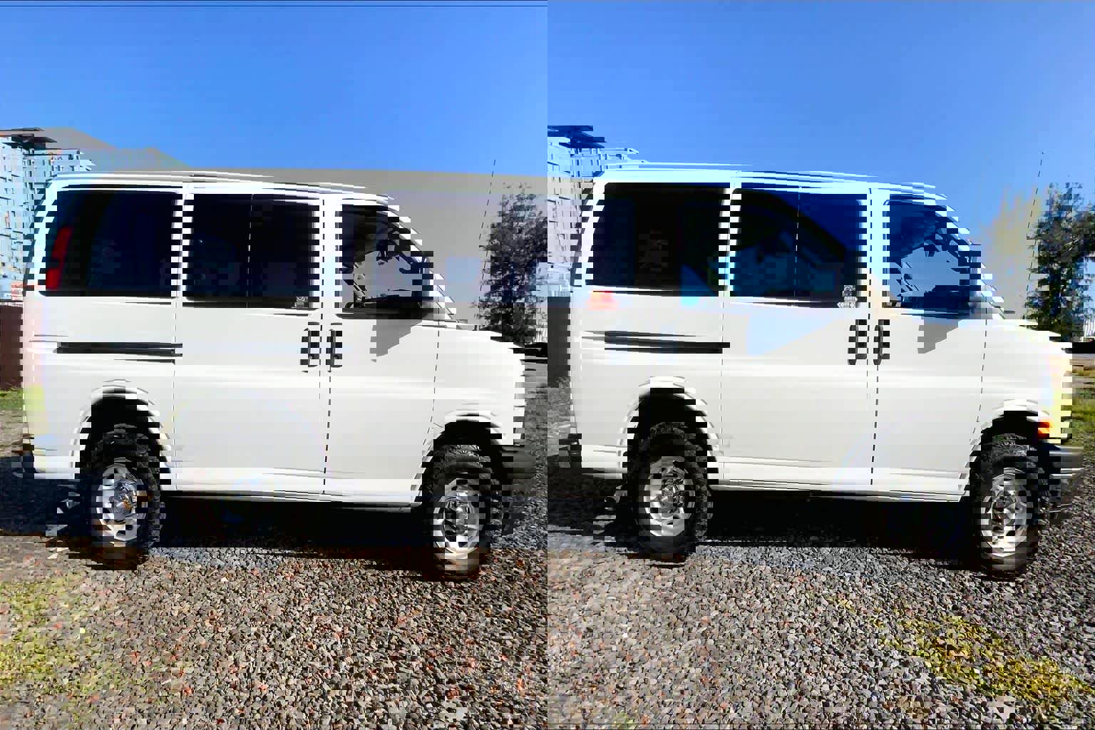 Used 2019 Chevrolet Express 3500 LT w/ LT Preferred Equipment Group RWD image 5