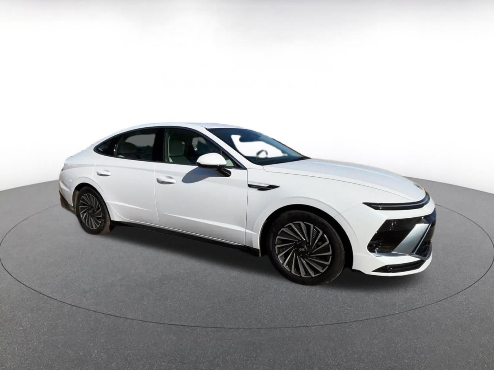 Used 2025 Hyundai Sonata SEL image 2