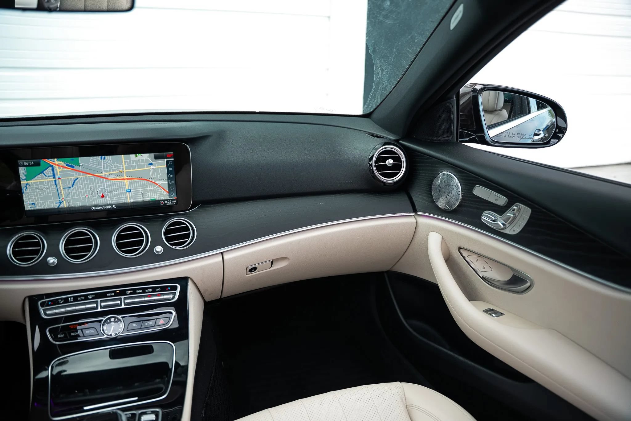 Used 2017 Mercedes-Benz E 300 4MATIC image 39