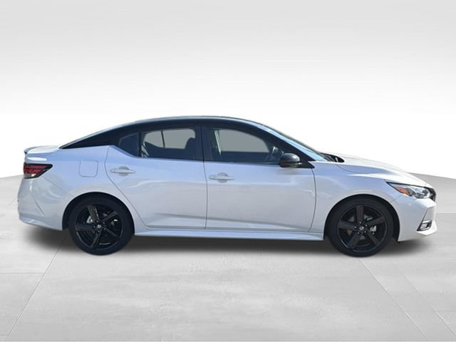 Used 2023 Nissan Sentra SR w/ Midnight Edition Package FWD image 6