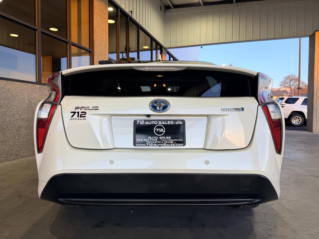 Used 2017 Toyota Prius Three w/ Advanced Technology Package image 33