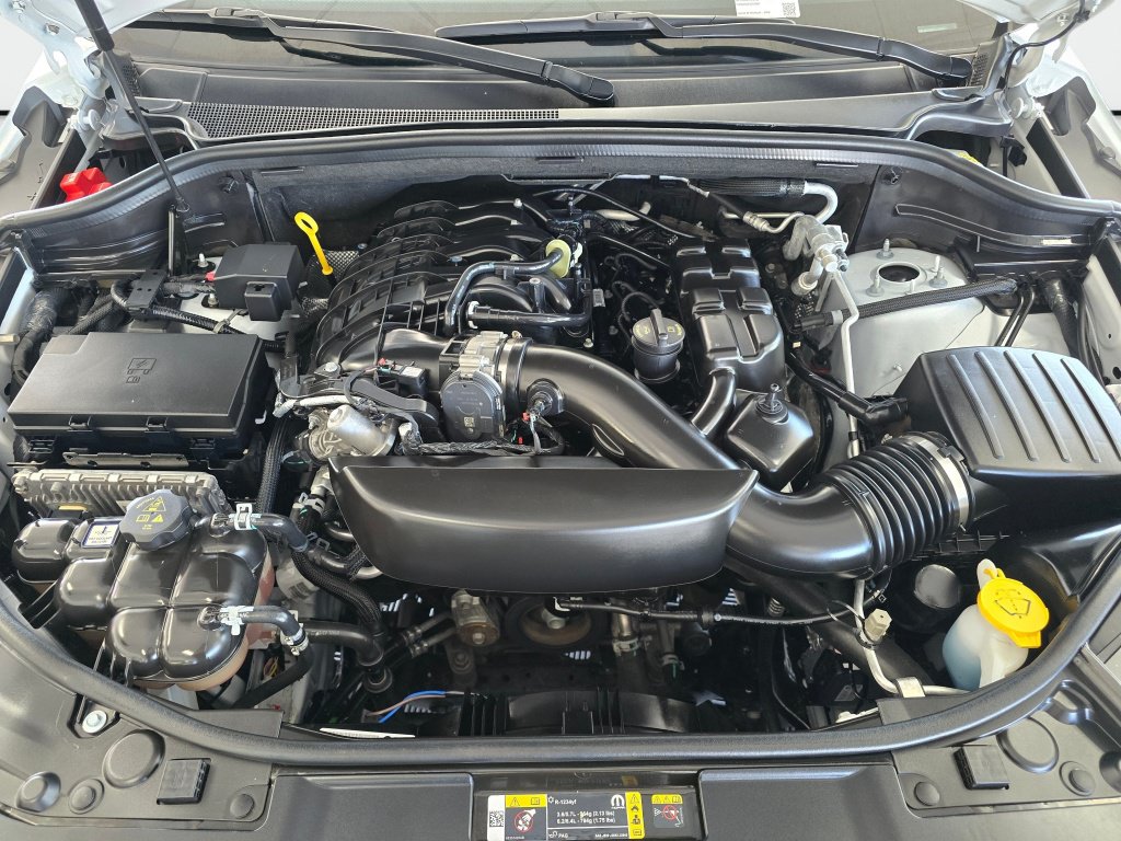 Used 2025 Dodge Durango GT AWD/4WD image 12