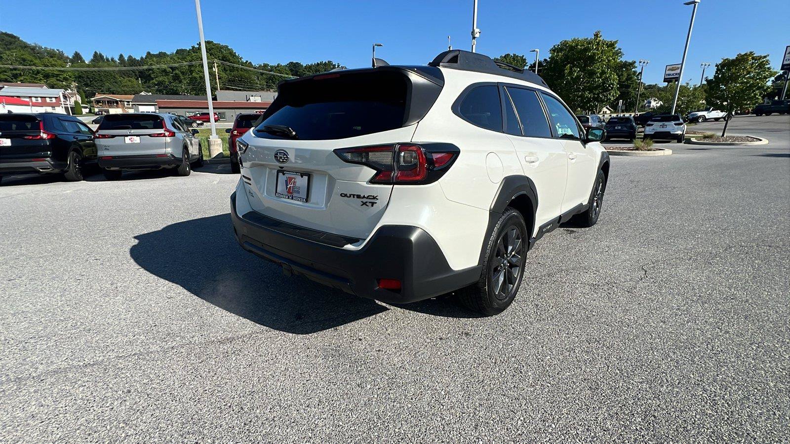 Used 2023 Subaru Outback Onyx Edition XT AWD/4WD image 4