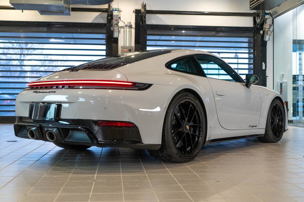 Certified 2025 Porsche 911 Carrera GTS RWD image 9