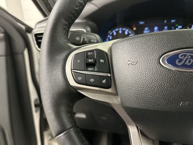 Used 2024 Ford Explorer XLT w/ Equipment Group 202A AWD/4WD image 8