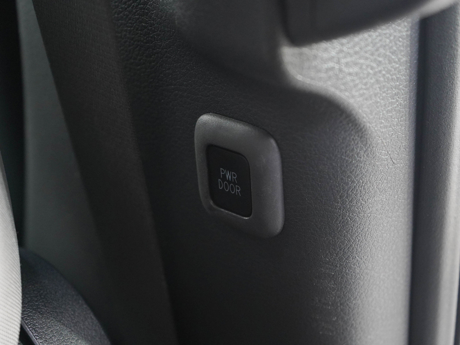 Used 2024 Toyota Sienna LE FWD image 17
