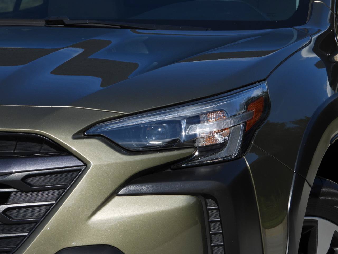 Used 2023 Subaru Outback Limited AWD/4WD image 4