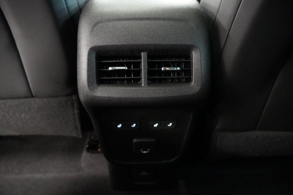 Used 2020 Chevrolet Equinox Premier AWD/4WD image 32