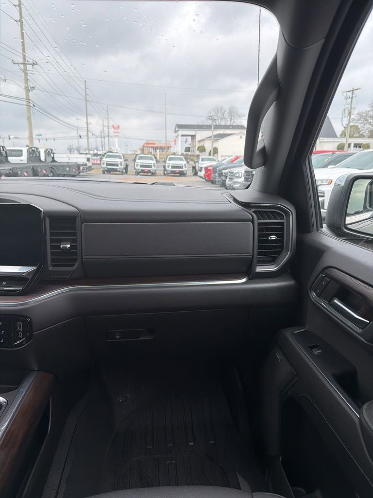Used 2024 GMC Sierra 1500 SLT w/ SLT Premium Plus Package image 21