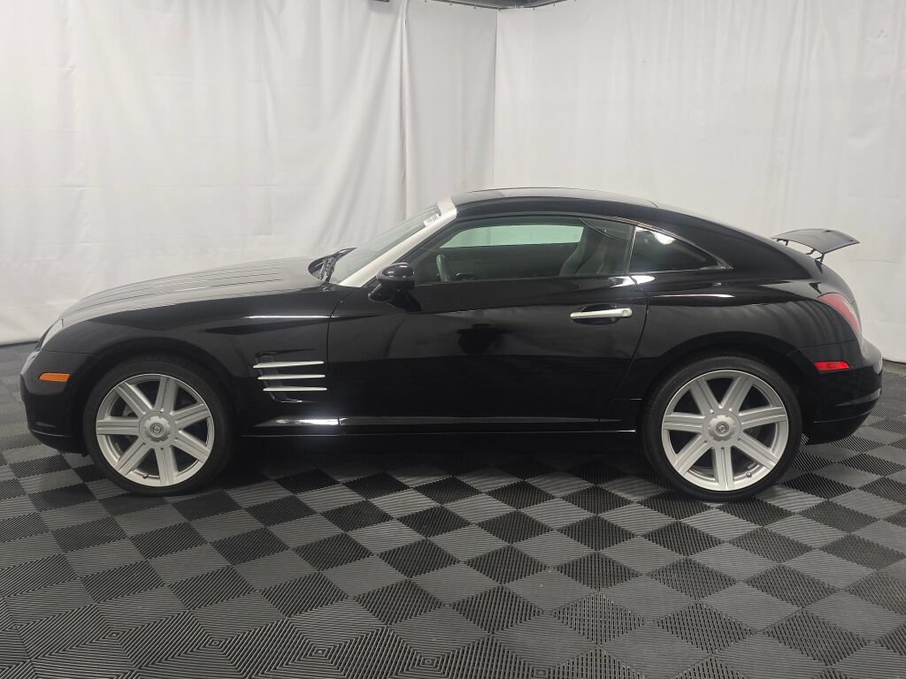 Used 2006 Chrysler Crossfire Limited RWD image 2