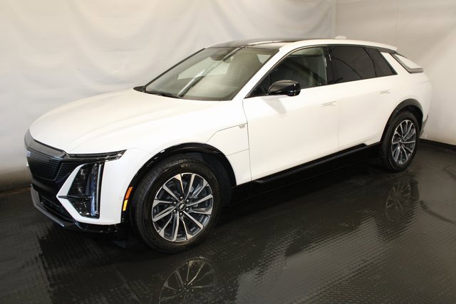 Certified 2024 Cadillac Lyriq Sport image 2