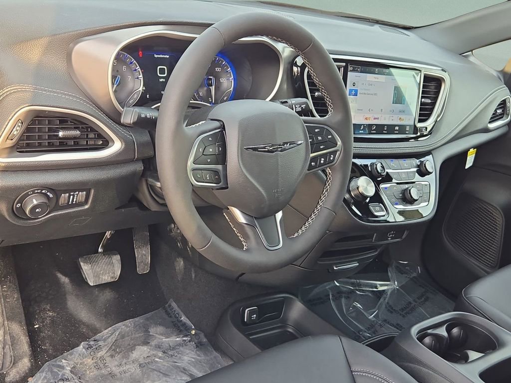New 2026 Chrysler Pacifica Select FWD image 11
