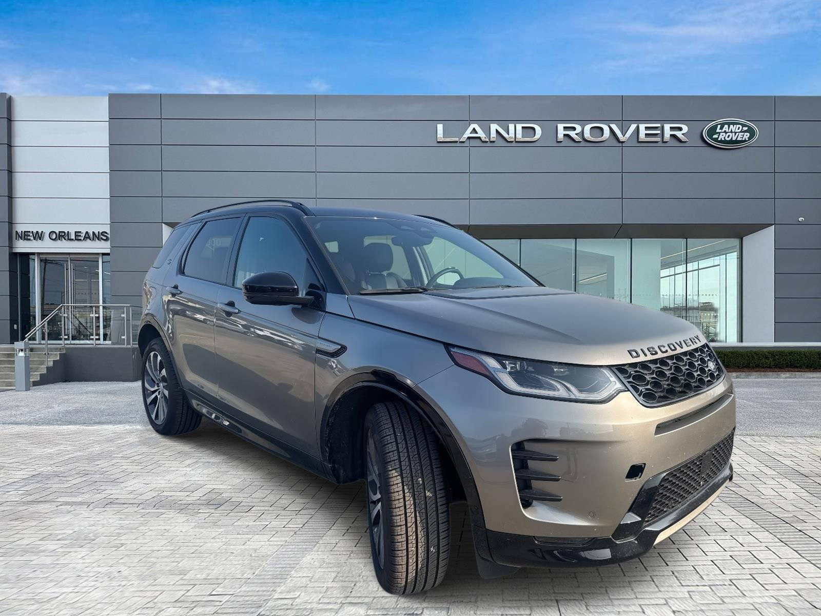 Used 2024 Land Rover Discovery Sport Dynamic SE AWD/4WD image 5