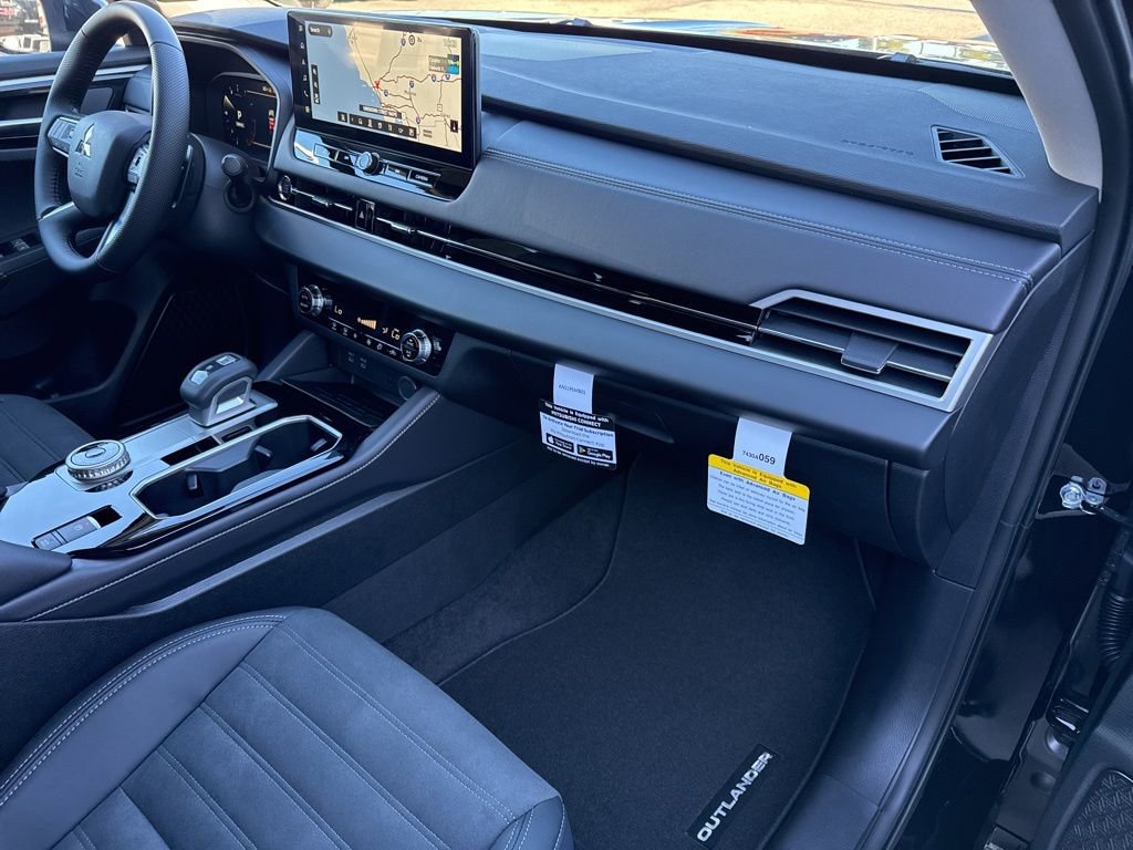 New 2025 Mitsubishi Outlander SE image 23