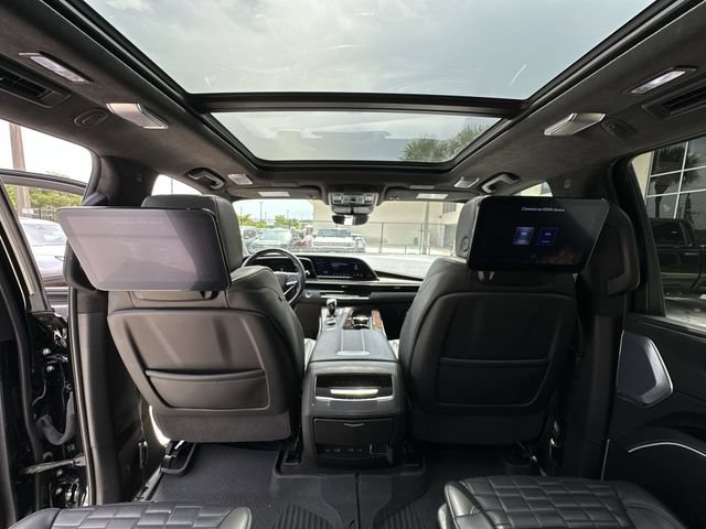 Certified 2024 Cadillac Escalade ESV Premium Luxury Platinum AWD/4WD image 32