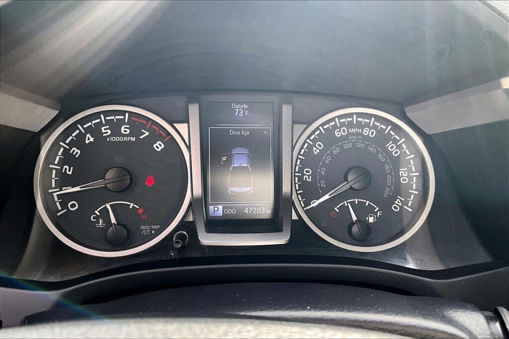 Used 2023 Toyota Tacoma SR5 AWD/4WD image 8