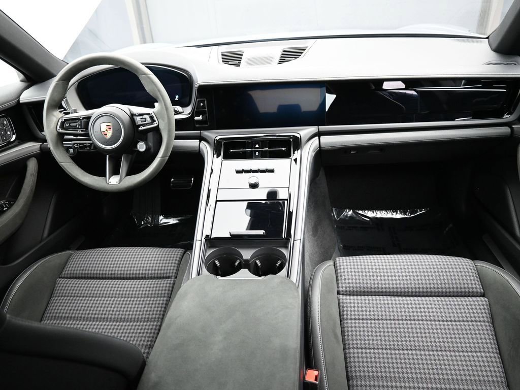 Certified 2024 Porsche Panamera image 24