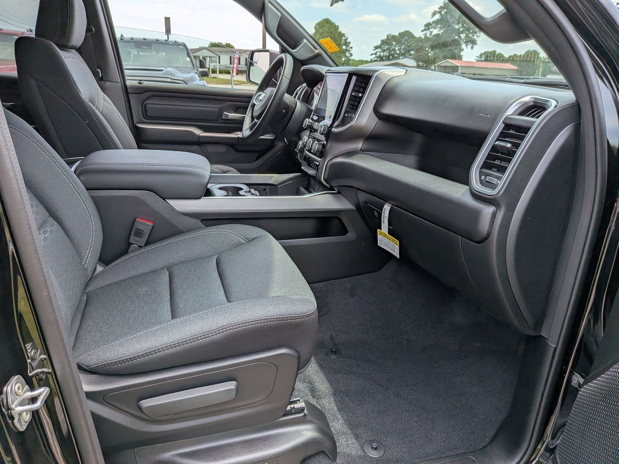 New 2026 RAM 1500 Express AWD/4WD image 21