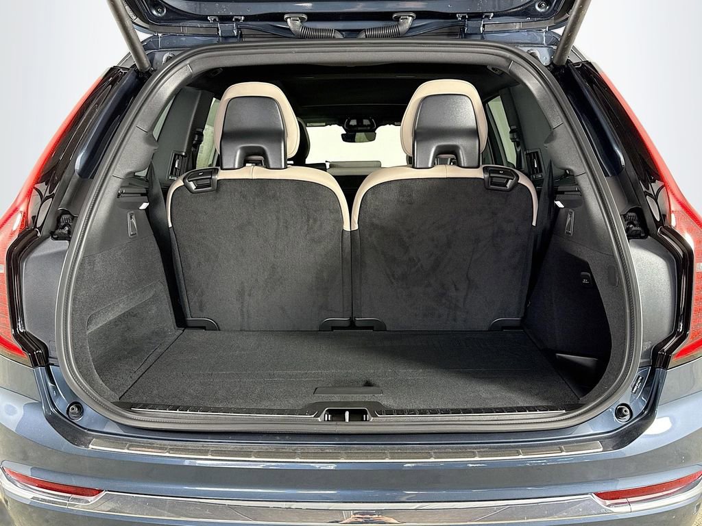 New 2026 Volvo XC90 B6 Core w/ Protection Package image 26