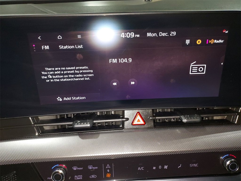 Used 2025 Kia Sportage SX image 22