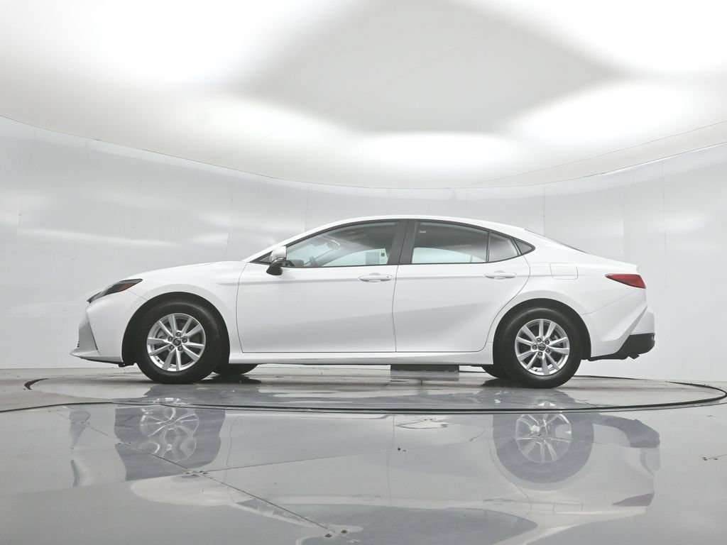 Used 2025 Toyota Camry LE FWD image 8