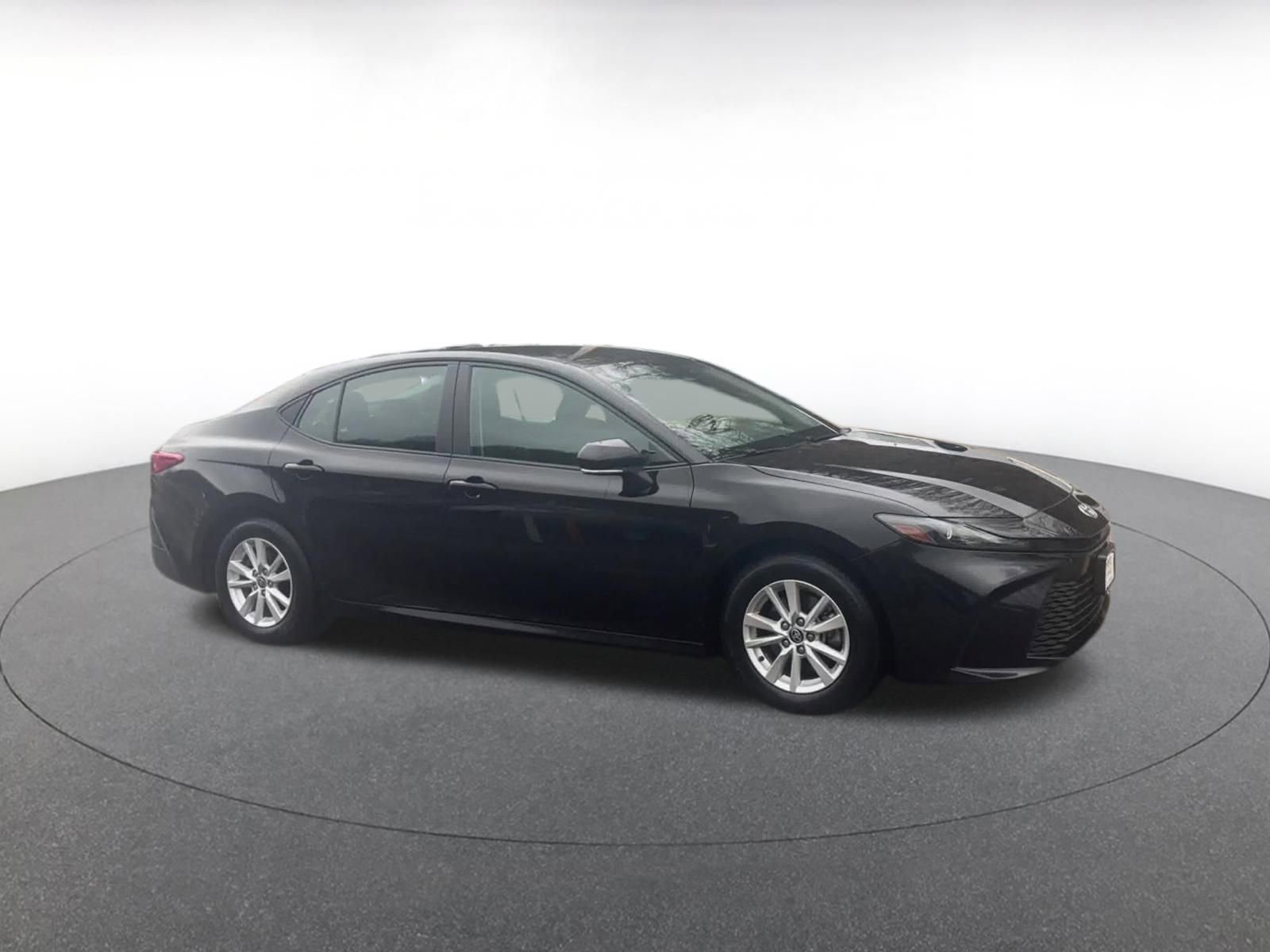 Used 2025 Toyota Camry LE FWD image 2