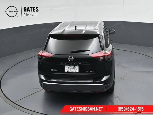Used 2025 Nissan Rogue SL AWD/4WD image 47