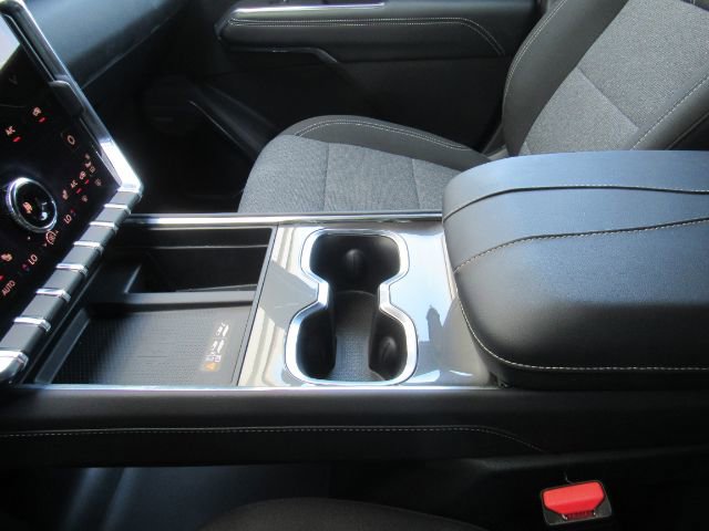 Used 2025 GMC Acadia Elevation image 43