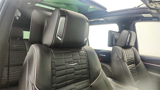 Used 2023 Cadillac Escalade ESV Sport Platinum w/ LPO, ONYX Package image 23