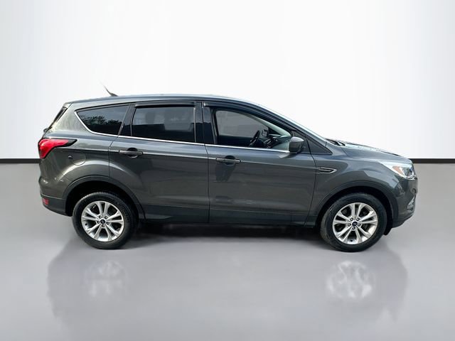 Used 2019 Ford Escape SE image 5