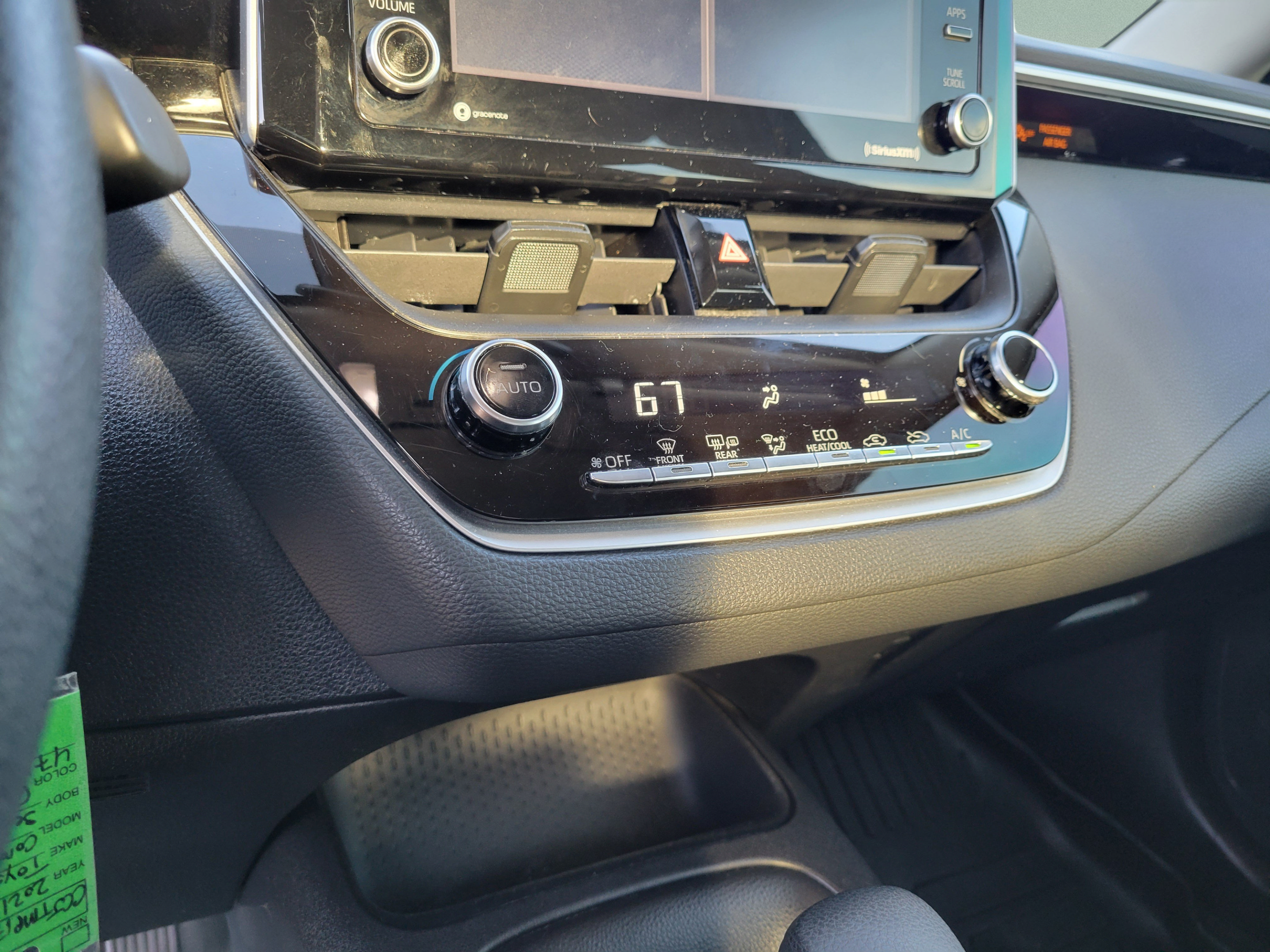 Used 2021 Toyota Corolla LE FWD image 18