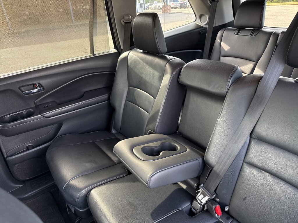 Used 2016 Honda Pilot Touring image 11