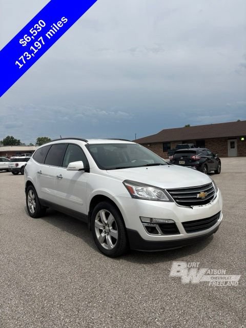 Used 2017 Chevrolet Traverse LT w/ Style and Technology Package FWD image 11