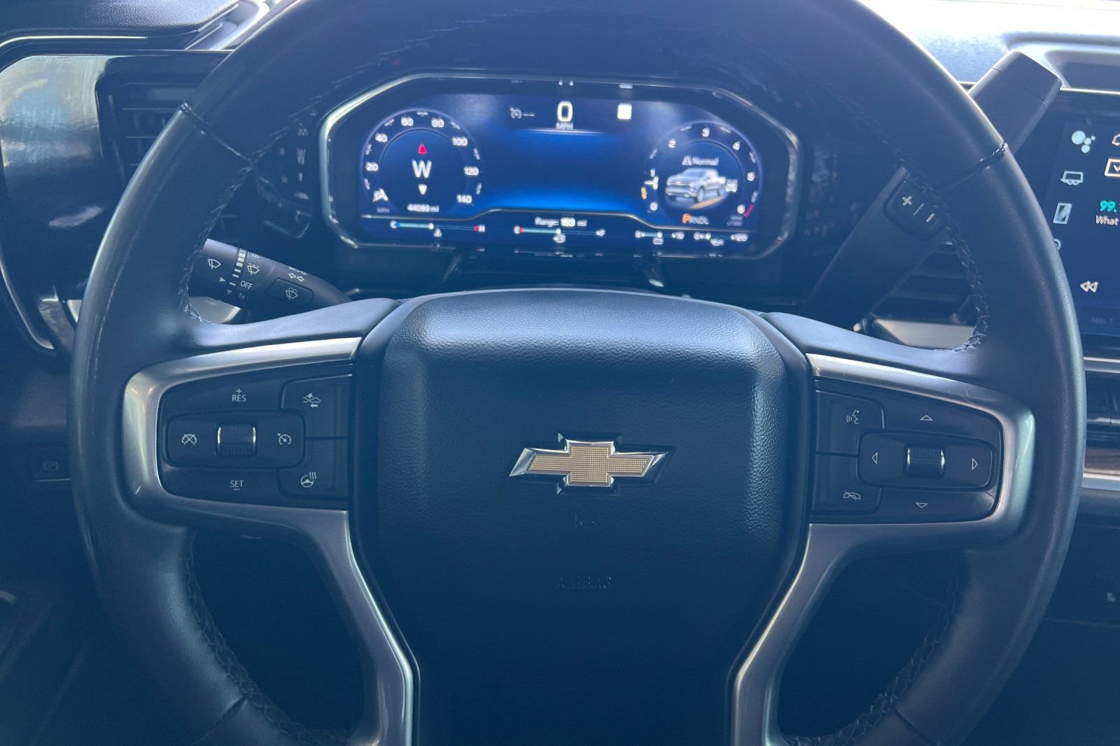 Used 2023 Chevrolet Silverado 1500 LT AWD/4WD image 19