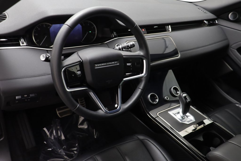 Used 2023 Land Rover Range Rover Evoque R-Dynamic SE image 6