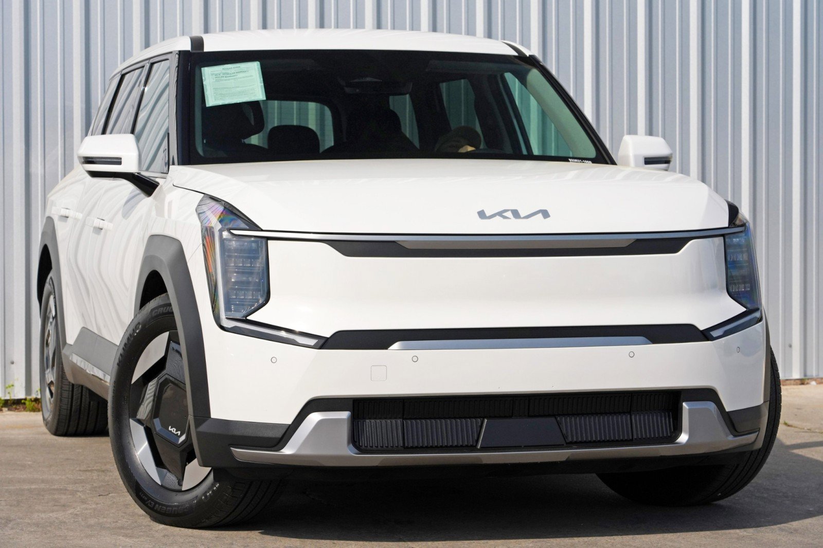 Used 2024 Kia EV9 Light Long Range image 2