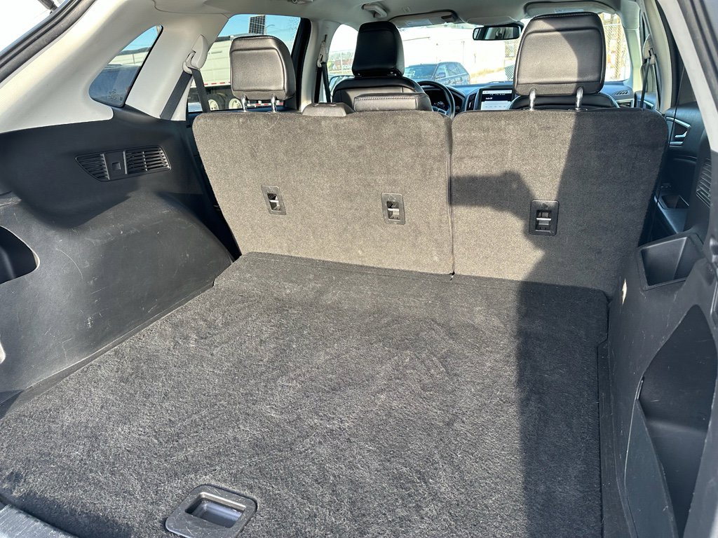 Used 2023 Ford Edge SEL image 14