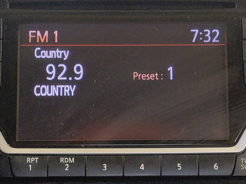 Used 2016 Nissan Sentra SV image 25