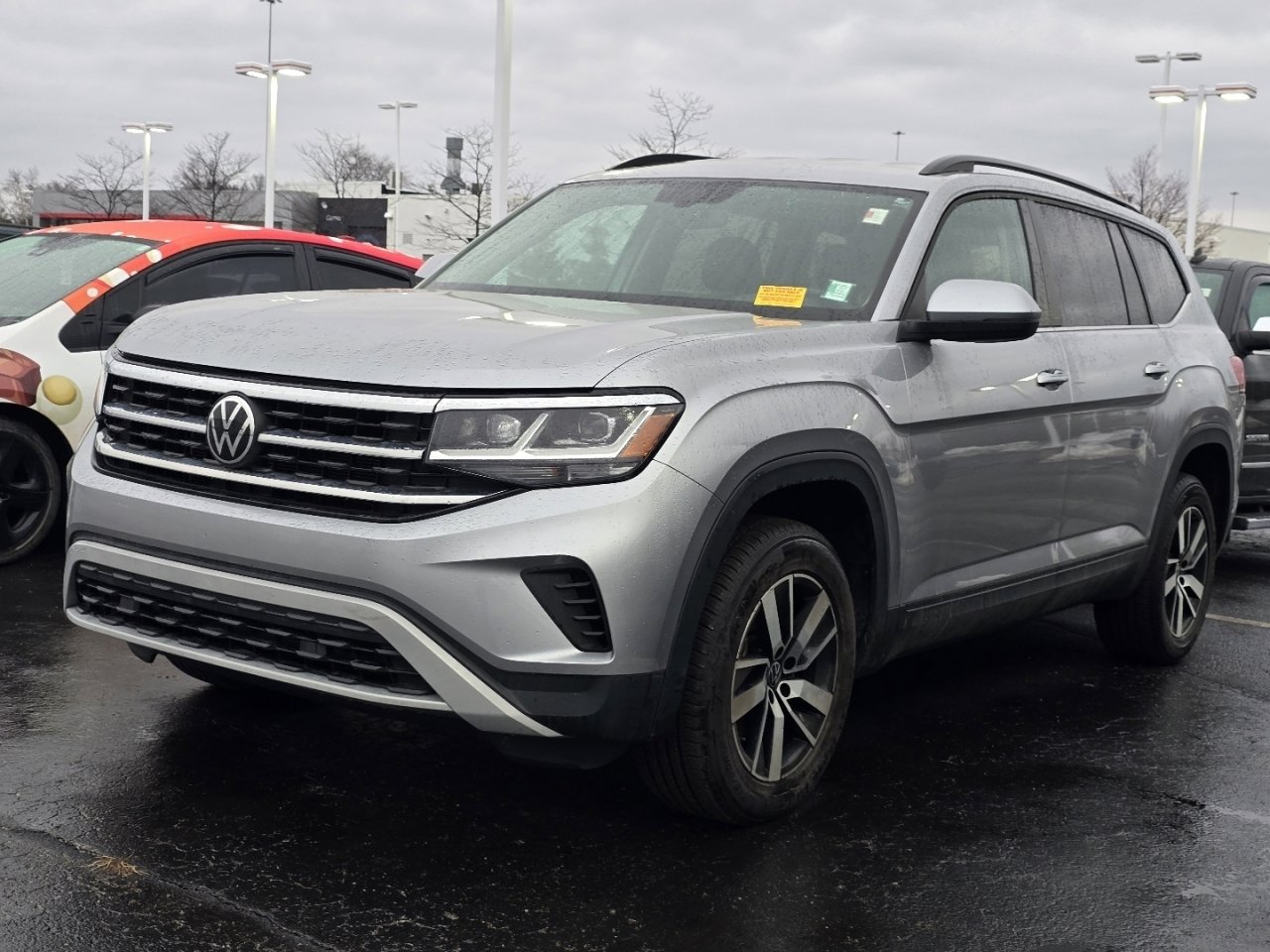 Used 2023 Volkswagen Atlas SE image 3