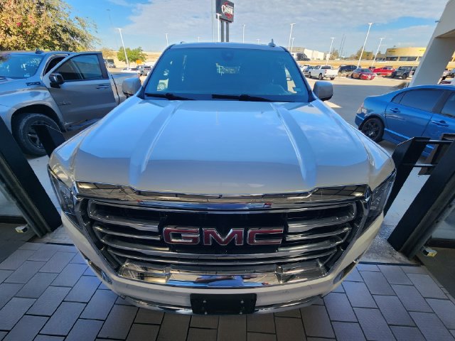 Used 2022 GMC Yukon SLT w/ SLT Premium Package RWD image 2