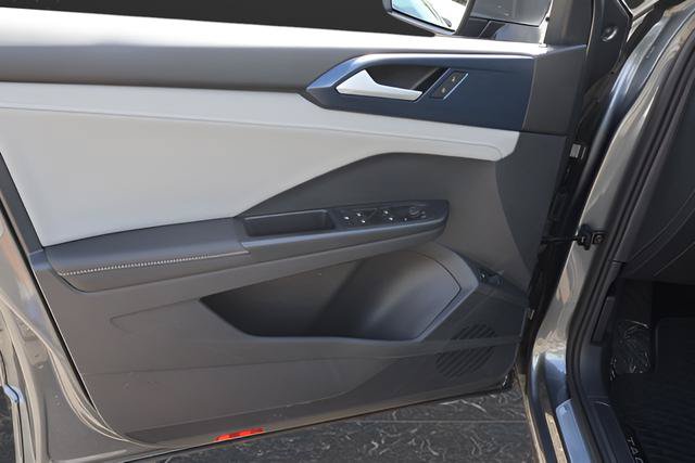 Certified 2024 Volkswagen Taos SE w/ Panoramic Sunroof Package FWD image 12