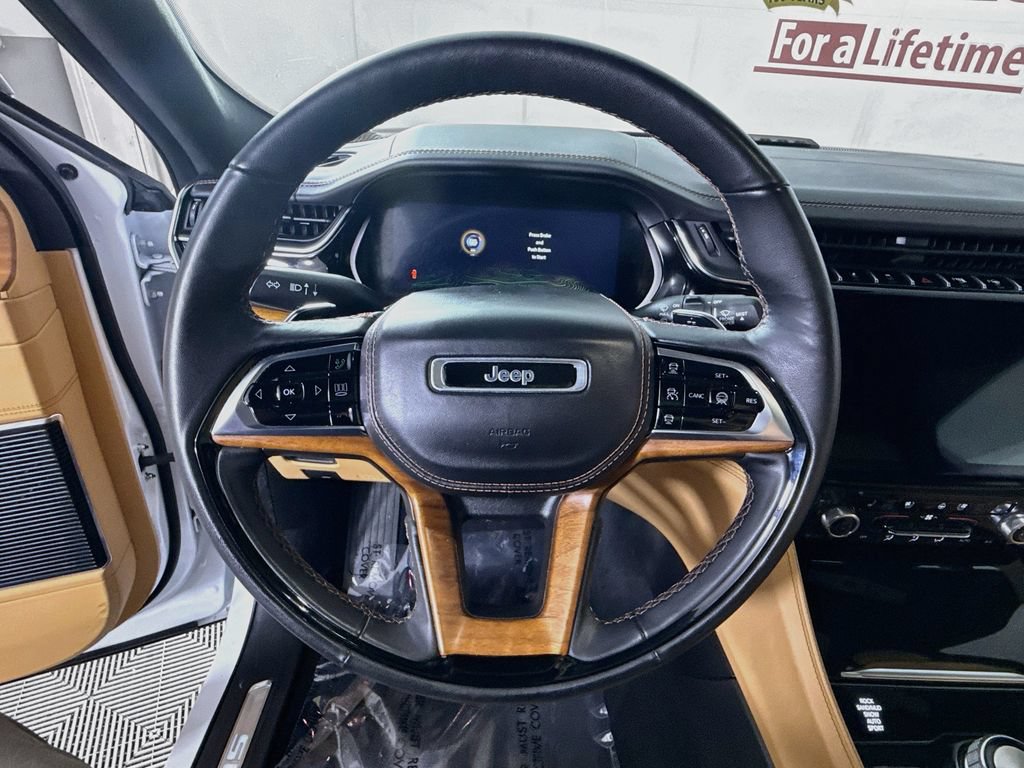 Used 2023 Jeep Grand Cherokee Summit AWD/4WD image 22