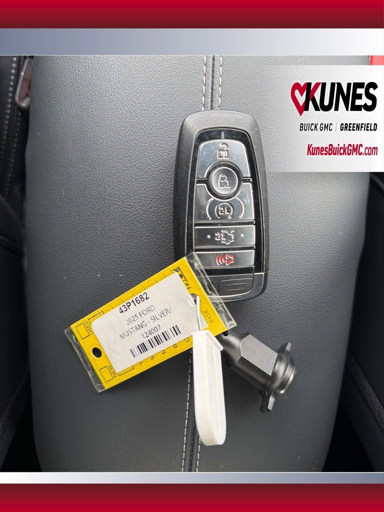 Used 2025 Ford Mustang GT Premium image 40