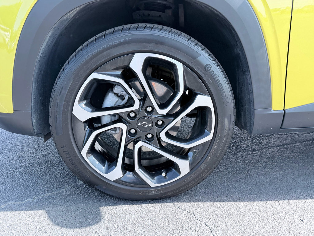 Used 2024 Chevrolet Trax RS w/ Driver Confidence Package FWD image 32