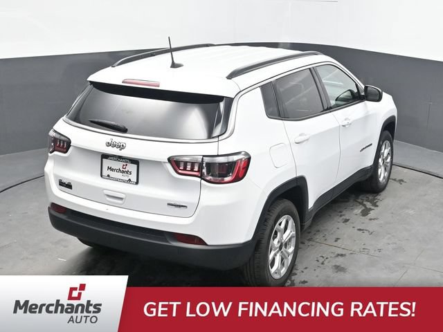Used 2025 Jeep Compass Latitude AWD/4WD image 29