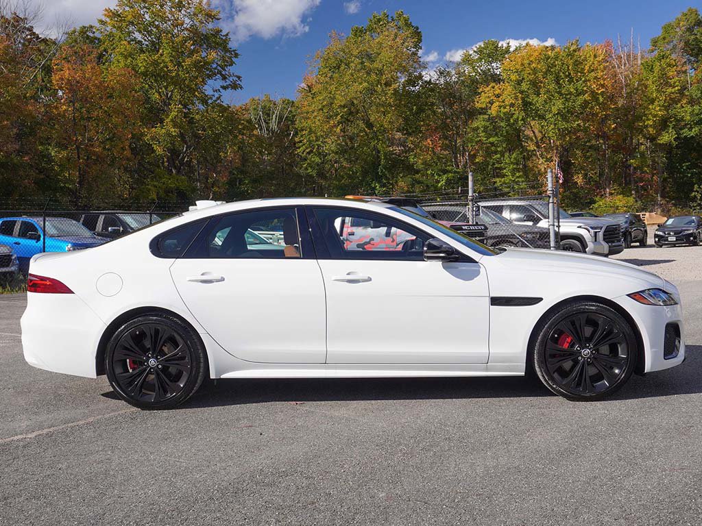 Used 2024 Jaguar XF R-Dynamic SE RWD image 20