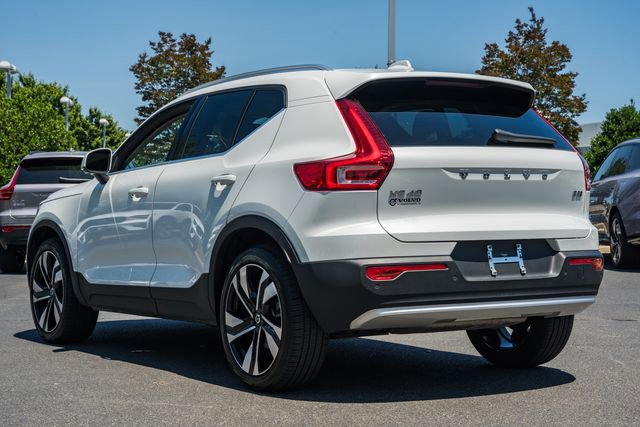 Used 2025 Volvo XC40 B5 Plus AWD/4WD image 6